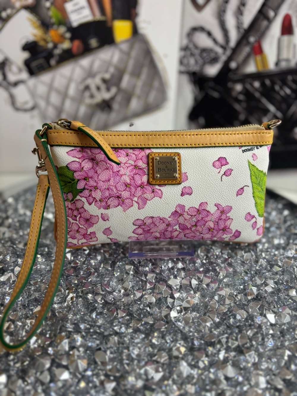 Dooney & Bourke Hydrangea Monogram Medium Wristlet EUC